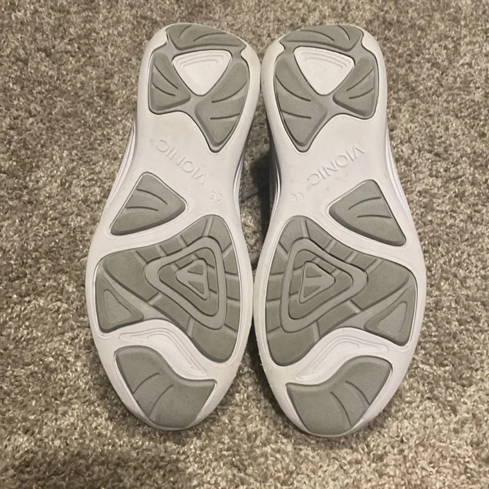 Vionic JoJo Ombré sneakers. Size 7